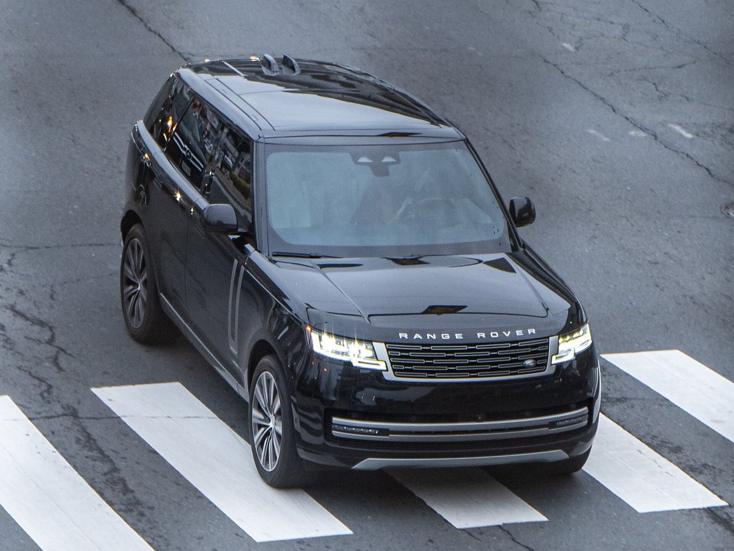 Range Rover — Gloss Black